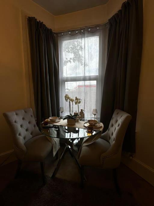 شقة Entire 1Bed Stratford Westfield لندن المظهر الخارجي الصورة